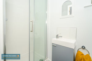 En-Suite- click for photo gallery